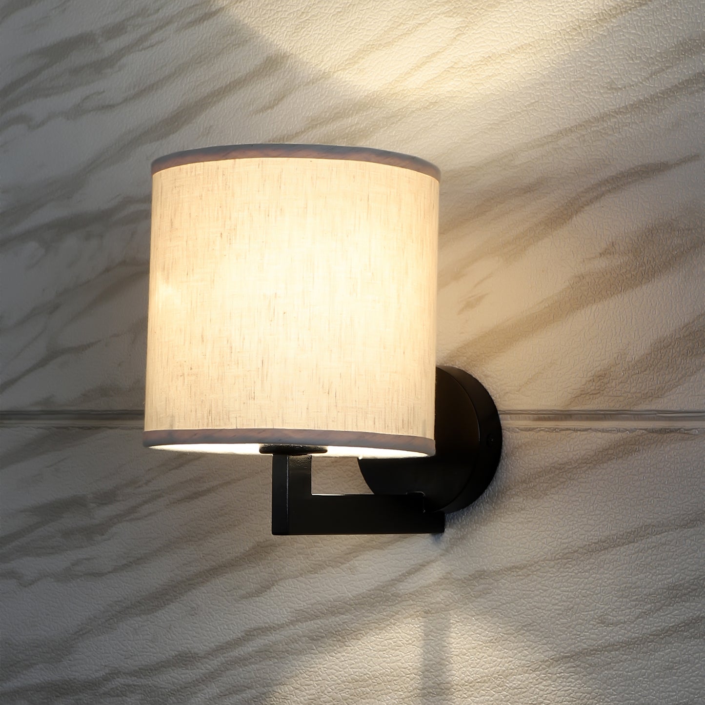 Round Base Single Wall Light