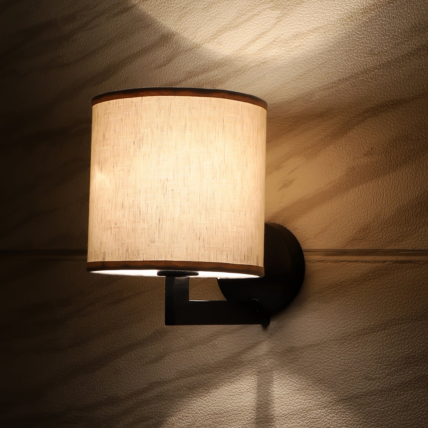 Round Base Single Wall Light