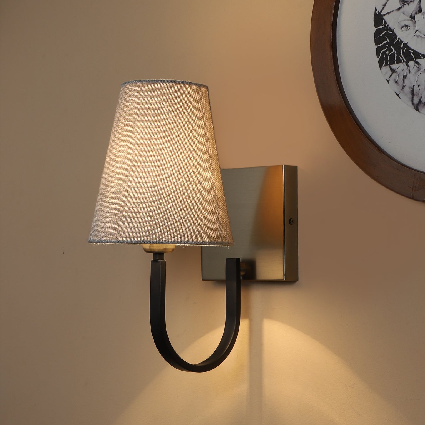 Square base single curve arm Wall Light