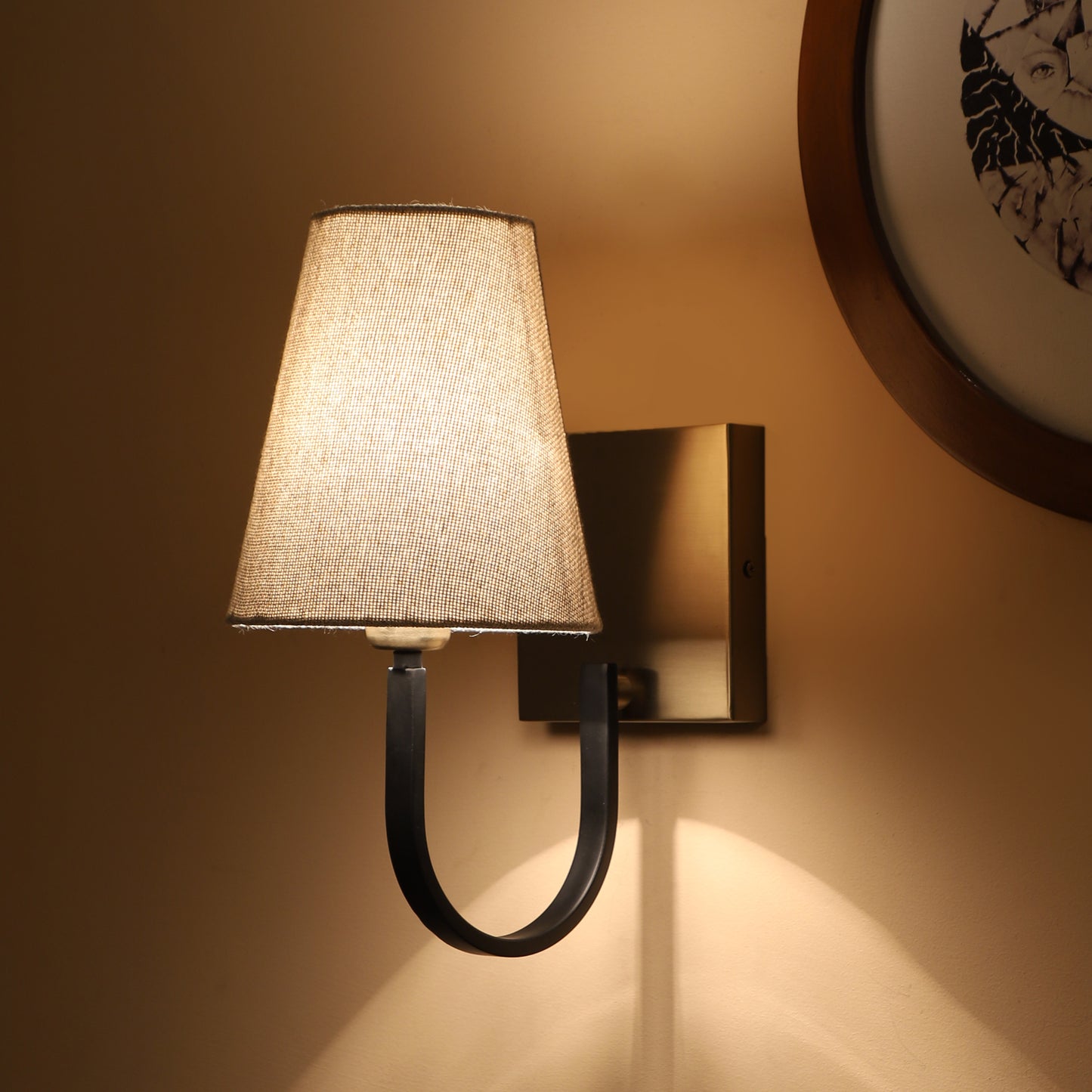 Square base single curve arm Wall Light