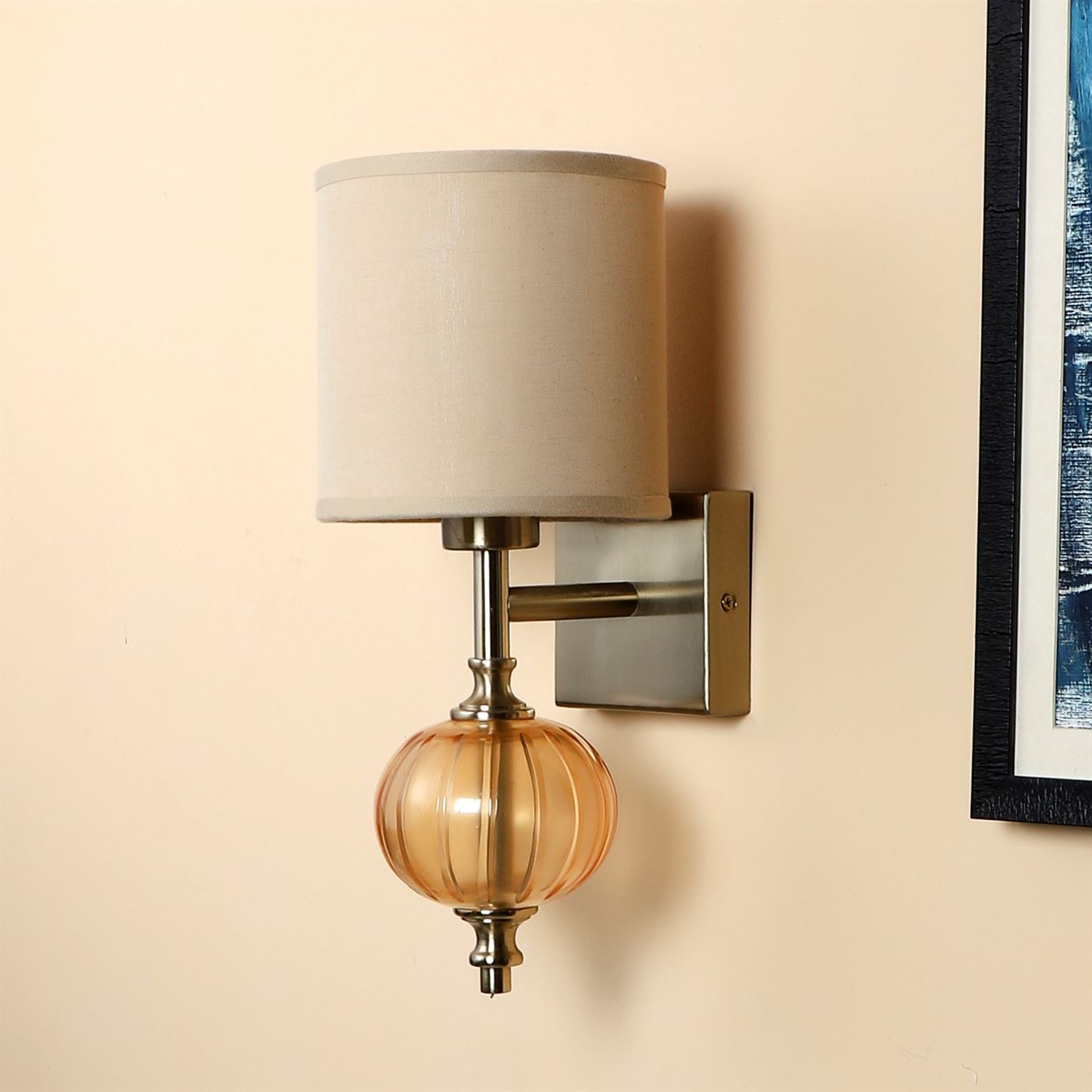 Vega Wall Light (Gold / Champagne)
