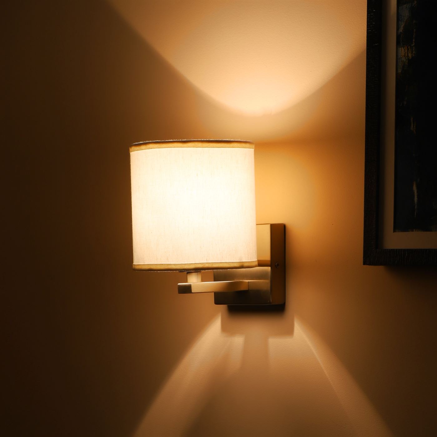 Sagitta Wall Light