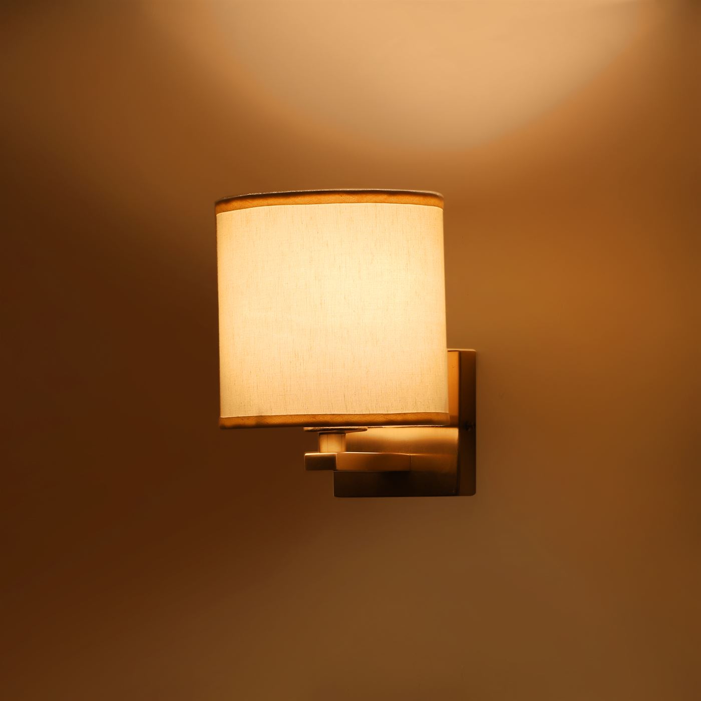 Sagitta Wall Light