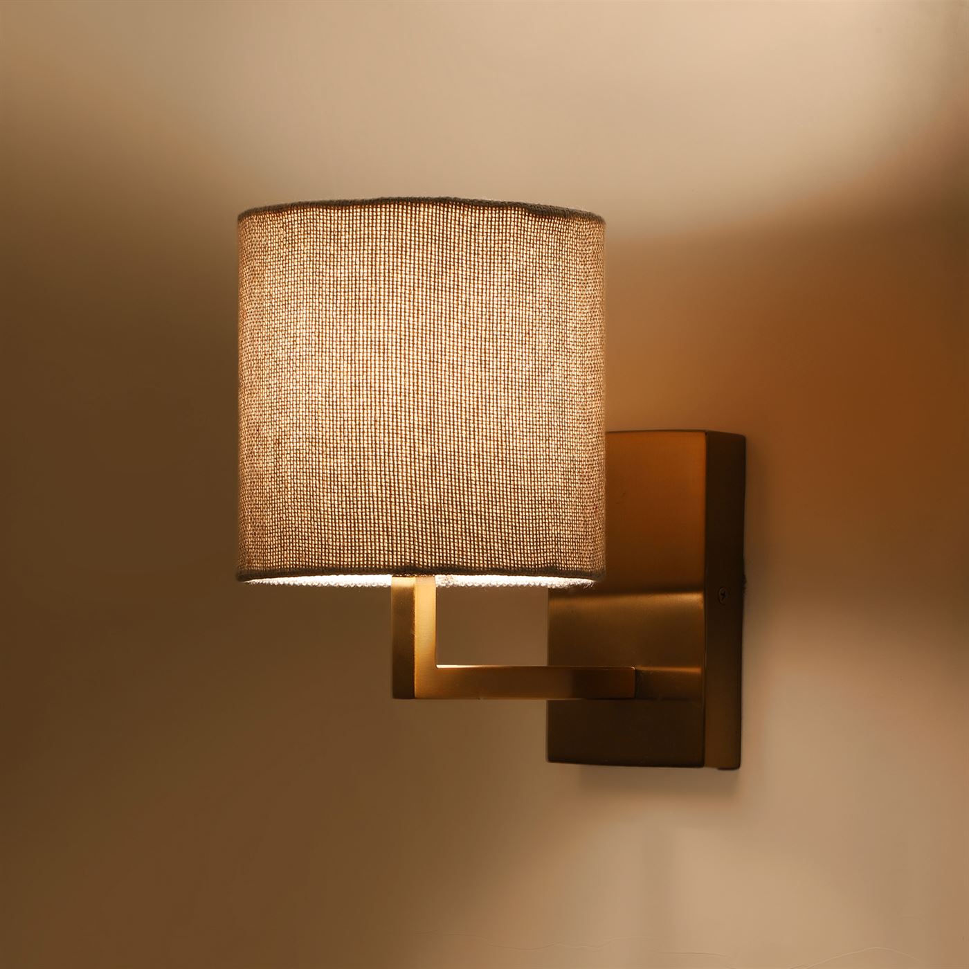 Aquila Wall Light