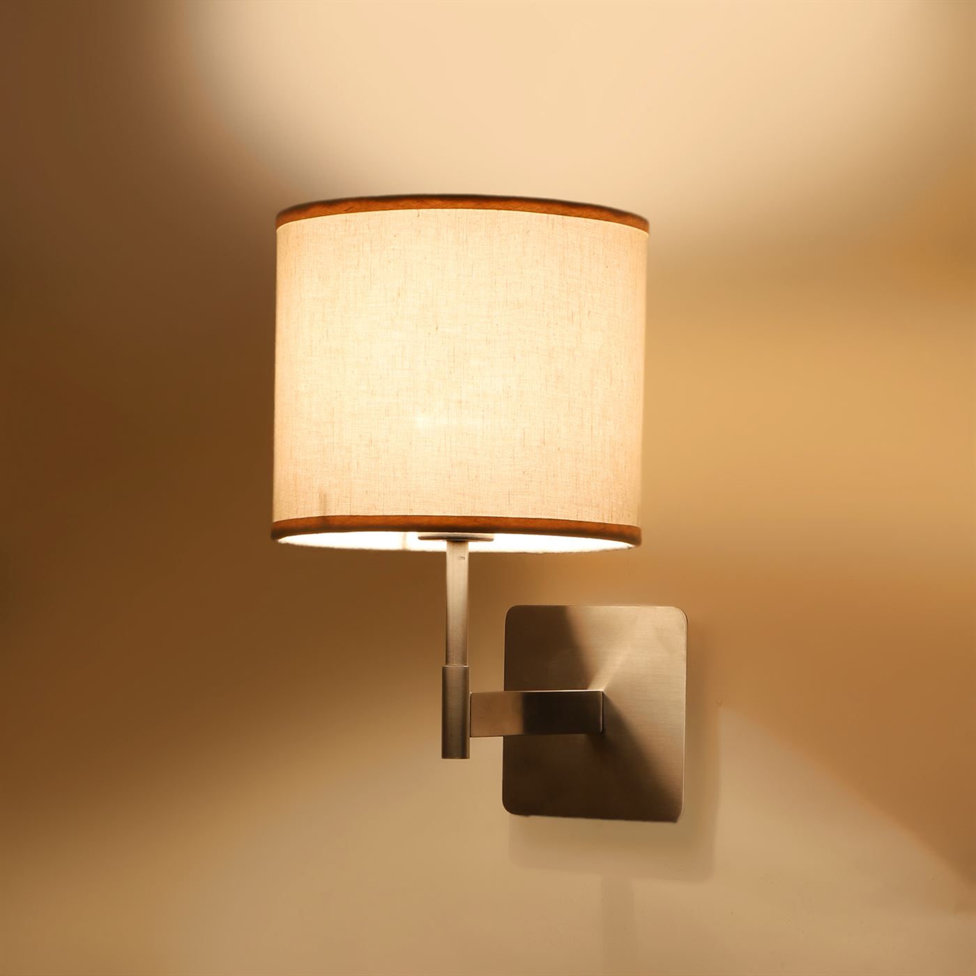 Epsilon wall light
