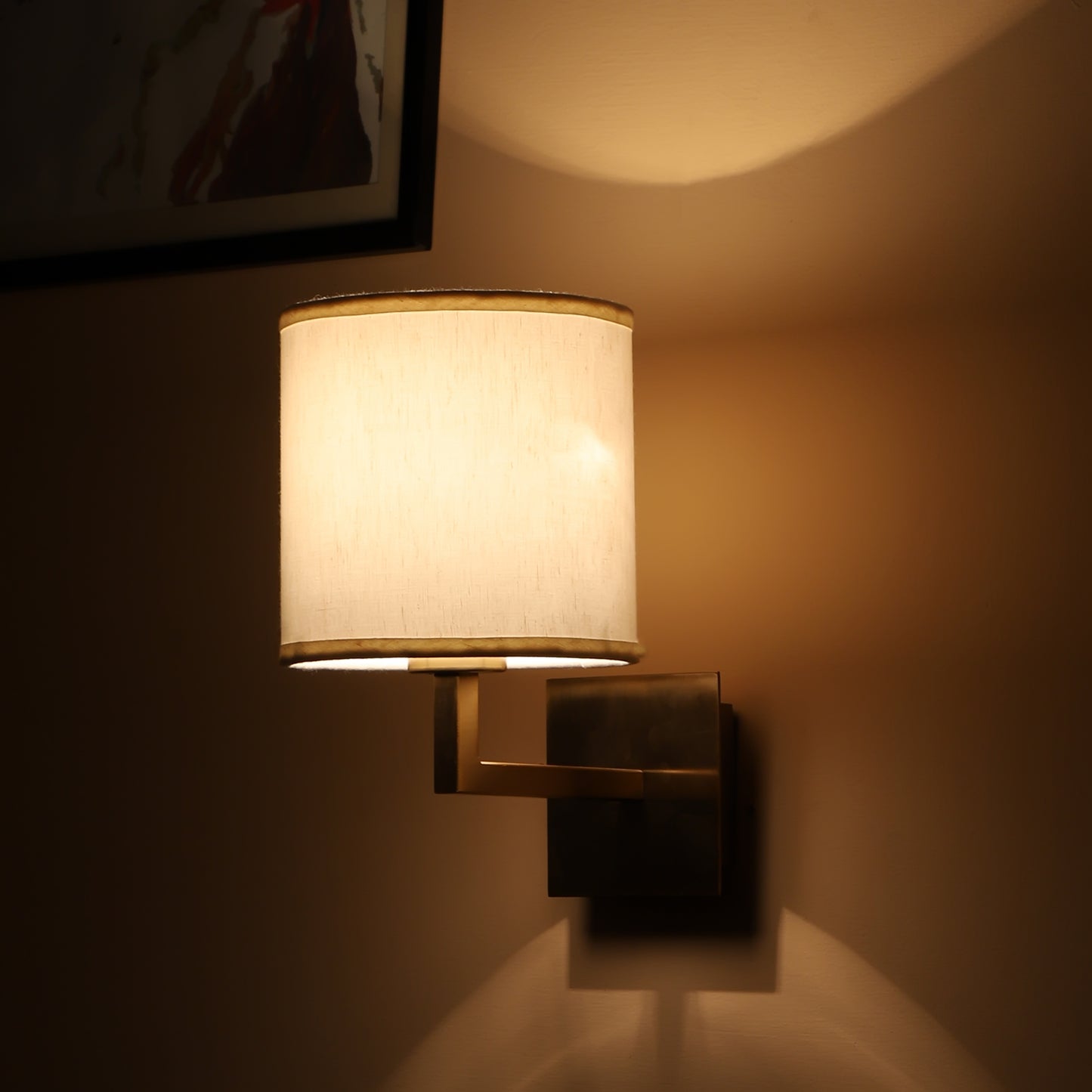 Square base single wall light