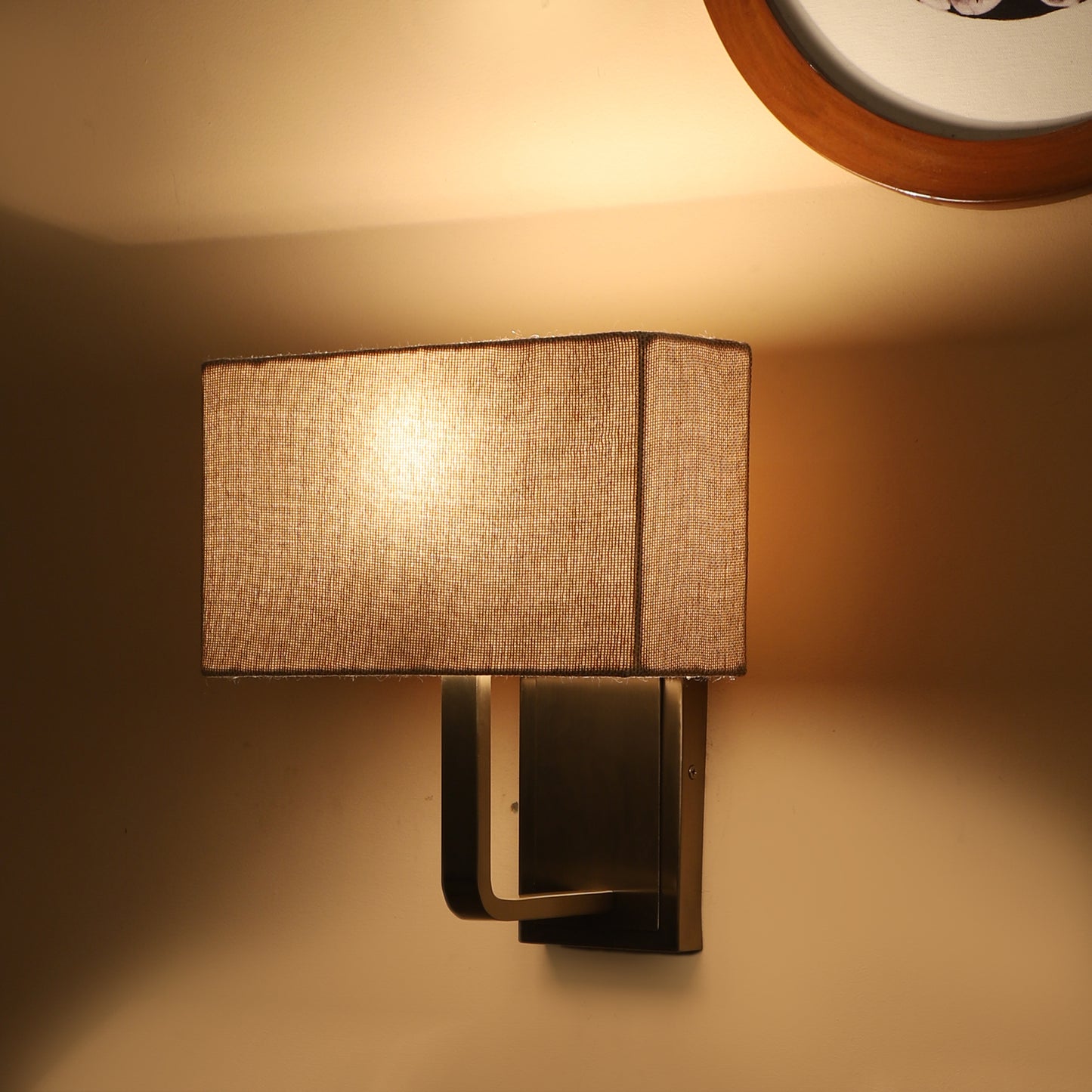Rectangle base Single arm wall Light