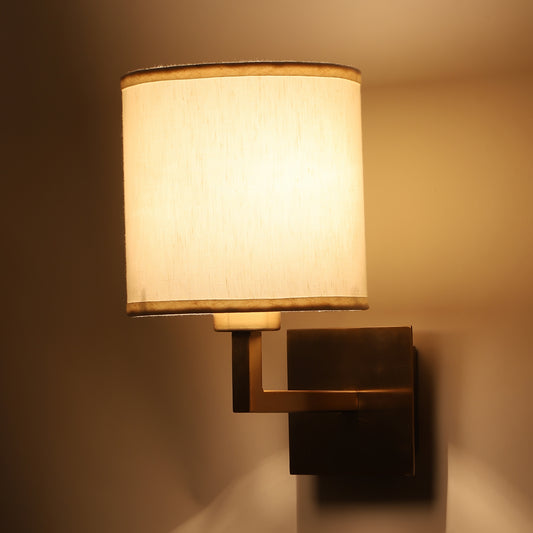 Square base single wall light