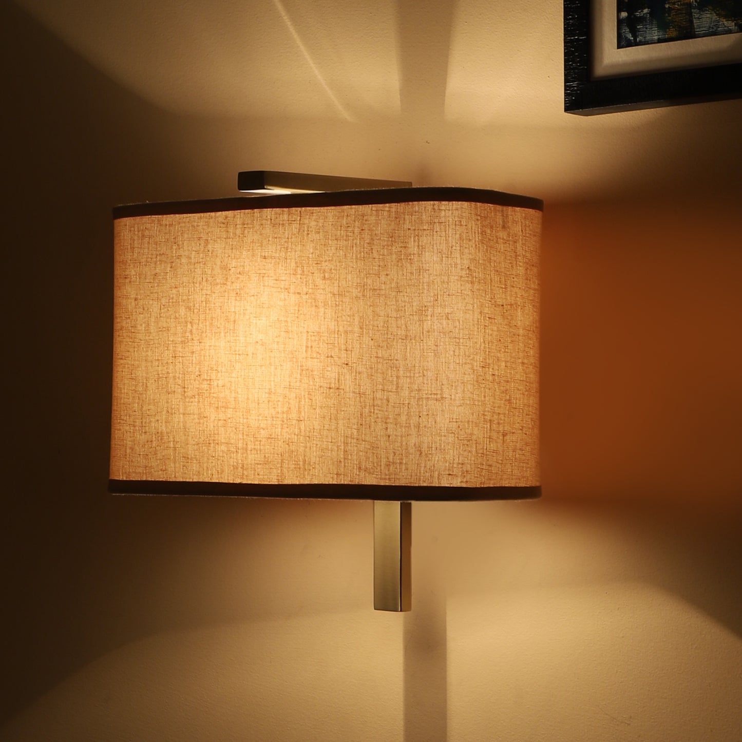 Sleek L shape wall light