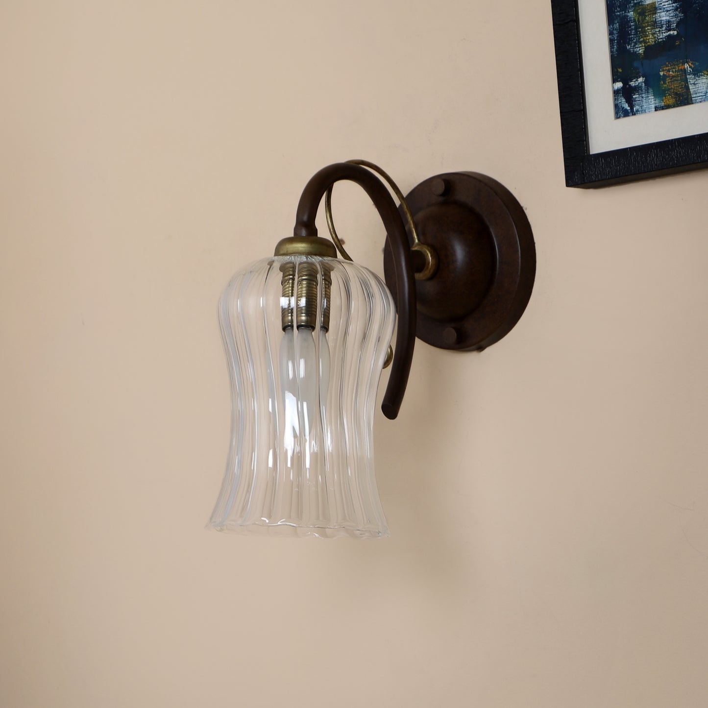Round base Downward single arm Wall Light