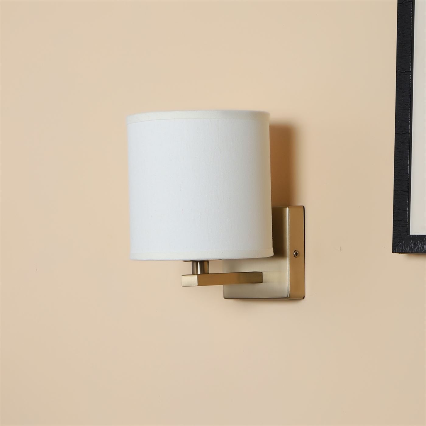 Sagitta Wall Light